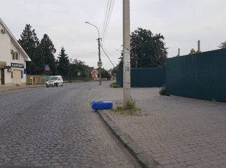 У Мукачеві хлопець, повертаючися з нічного клубу, наробив біди