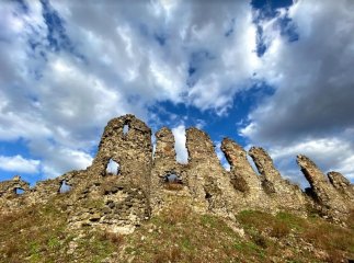 Біля Хустського замку з’явилась нова туристична родзинка