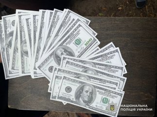 Свої послуги оцінювали у 8000 доларів: поліцейські розповіли, що накоїли чоловіки Свої послуги оцінювали у 8000 доларів: поліцейські розповіли, що накоїли чоловіки