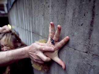В Ужгороді біля залізничного вокзалу ледь не зґвалтували туристку