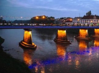 Ужгородці обурені побаченим у центрі міста. Соцмережі "вибухнули" гнівними коментарями