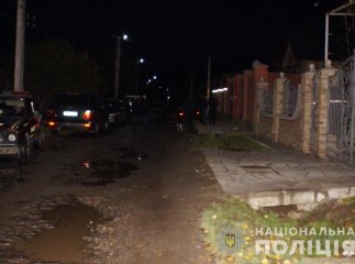 Вибух на подвір’ї мукачівської підприємиці: оприлюднено фото з місця події