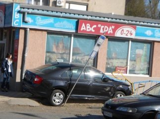 Водія іномарки, який потрапив у ДТП в Ужгороді, госпіталізували