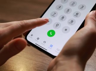 Для українців повідомили номер телефона, за яким можна дізнатись про допомогу 19400 гривень
