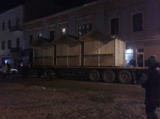 Ярмаркове містечко в Ужгороді поповнилось ще чотирма будиночками