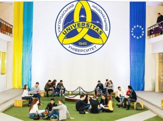 Викладачам УжНУ роблять щеплення від коронавірусу