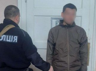 Затримано чоловіка, який приніс у навчальний заклад наркотики