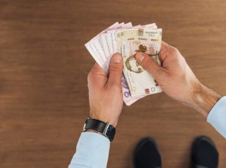 Зарплата буде "основна" та "додаткова": в Україні задумали реформу оплати праці