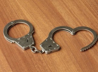 Двоє хлопців пограбували чоловіка, який перед цим їх пригощав