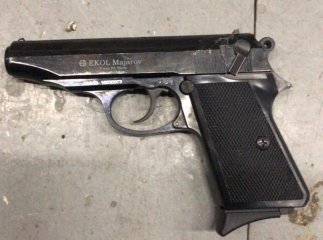 На українсько-угорському кордоні у чоловіка виявили небезпечну знахідку
