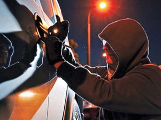Досвідчений зловмисник зацікавився чужим набором інструментів
