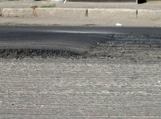 В Ужгороді між двома дитсадками встановили лежачі поліцейські