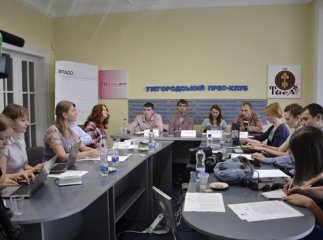 В Ужгороді разом з "Владометром" визначали, як подолати демагогію політиків