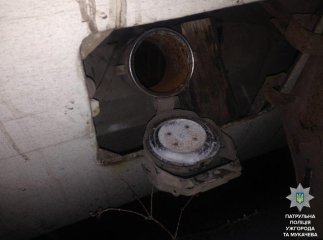 У свій вихідний день мукачівський патрульний затримав чоловіка, який підозрюється у крадіжці палива з автобуса