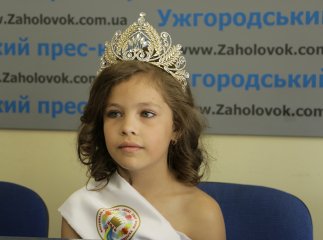Закарпатські юні красуні, що тріумфували на конкурсі краси у Чернівцях, поділились своїми враженнями