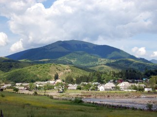 У селі Колочава туристам пропонують на інтерактивних уроках зануритися в атмосферу школярства різних епох (ВІДЕО)