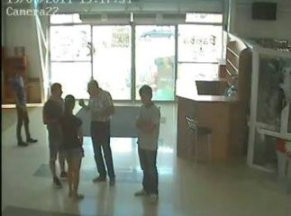 Один із покупців накинувся на волонтерів, які підтримують українську армію