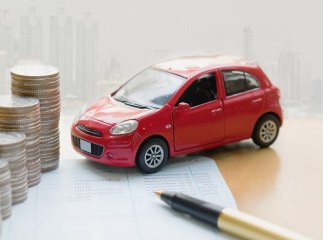 Українці повинні заплатити податки на машини