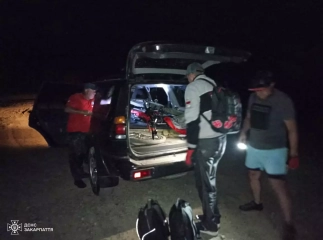 В горах на Закарпатті шукали заблукалих велосипедистів В горах на Закарпатті шукали заблукалих велосипедистів