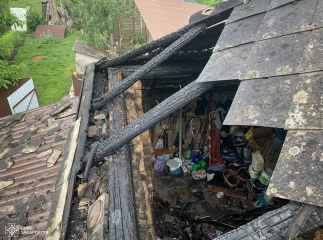 Вогонь наробив лиха в одному із сіл неподалік Ужгорода Вогонь наробив лиха в одному із сіл неподалік Ужгорода
