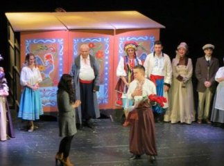 Мукачівець привселюдно освідчився своїй дівчині у коханні і попросив її "руки і серця" (ФОТО, ВІДЕО)