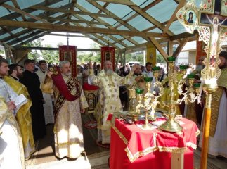 Владика Феодор звершив Божественну літургію на місці будівництва храму на честь великомучениці Варвари