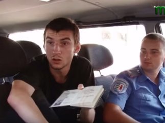 В центрі Ужгорода на людей кидався неадекватний чоловік