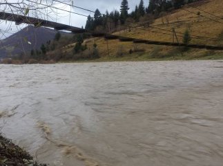 У Міжгір’ї через зливи піднявся рівень води у річці Ріка
