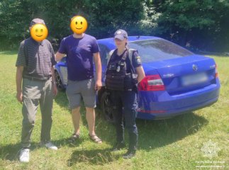 Патрульні допомогли дідусю, який заблукав та забув, де залишив своє авто