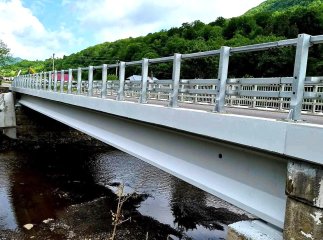 На Закарпатті вже тестують відновлений Жденієвський міст