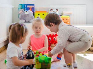 Цій категорії українців платять 8000 гривень щомісяця: як оформити допомогу