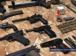 Дівчину незаконно утримували в помешканні: знаний ужгородець потрапив у скандал