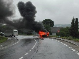 Внаслідок ДТП за участі автобуса "Львів-Мукачево" на Львівщині загинуло щонайменше 4 осіб