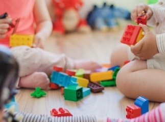 Скандал на Закарпатті: дитину відмовились брати у дитячий садок, бо її батьки не знають угорської мови
