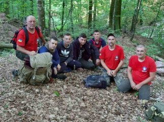 Хлопців, які заблукали в горах, збираючи чорницю, знайшли