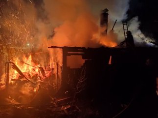 Рано-вранці спалахнули дві пожежі: загорілась лазня і будинок