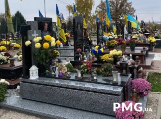 Запалюють свічки та приносять квіти: як проходить День пам’яті померлих на Закарпатті Запалюють свічки та приносять квіти: як проходить День пам’яті померлих на Закарпатті