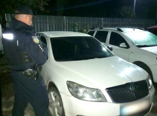 У центральній частині Ужгорода вкрали машину