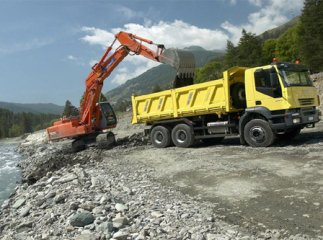 Виноградівські поліцейські виявили незаконний забір гравію