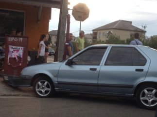 ДТП у Виноградові: іномарка "Рено" в’їхала в електроопору