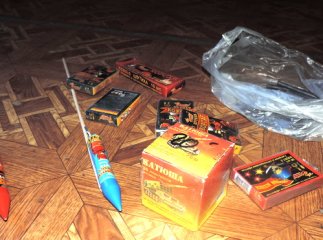 Міліціонери затримали чоловіка, який у центральному парку Берегова продавав перехожим петарди