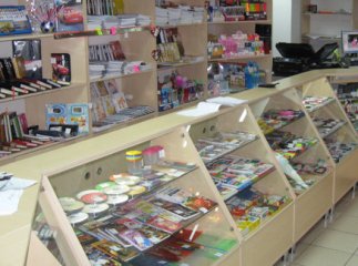 Спеціалісти про шкільні товари, які продають на ринках та в крамницях Закарпаття, та їх якість (ВІДЕО)