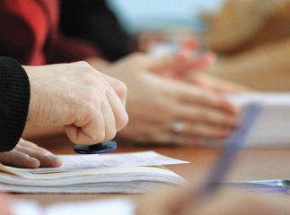 Мама одного із кандидатів по ужгородському округу не змогла проголосувати. Замість неї в її будинку прописана інша жінка