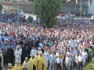 У Хусті відбувся багатотисячний Хресний хід