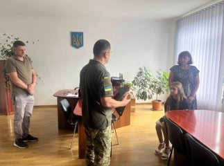 Родині загиблого прикордонника Мукачівського загону передали нагороду