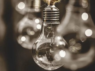 Графіки відключення електроенергії на 3 січня: коли не буде світла протягом доби