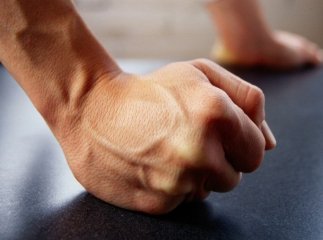 19-річний хлопець жорстоко побив батька-пенсіонера: чоловік в реанімації