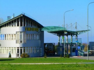 У пункті пропуску "Ужгород-Вишнє Нємецьке" тимчасово припинять рух