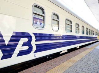 Потяг сполученням Ужгород — Харків затримується через пошкодження окупантами залізниці
