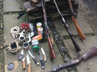 Правоохоронці вилучили у закарпатця арсенал зброї та боєприпасів